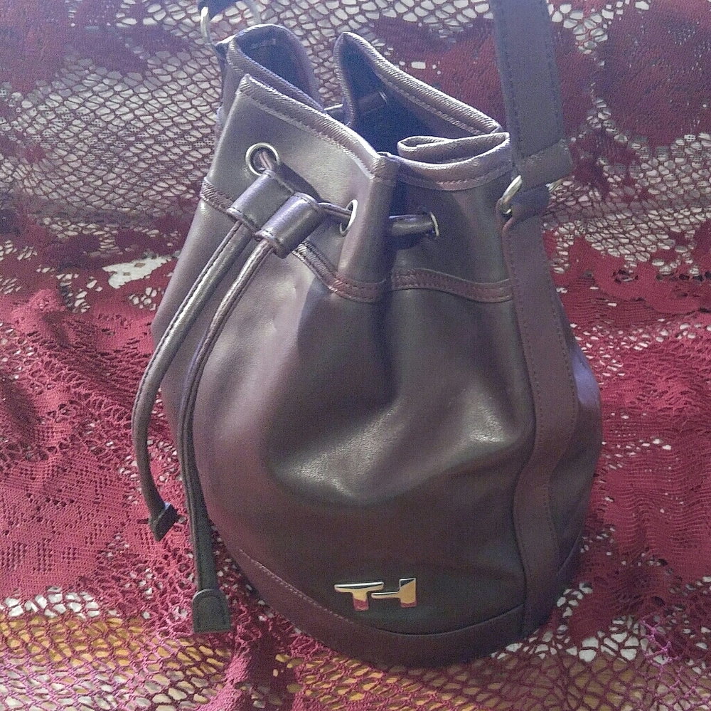 Tommy Hilfiger Oxblood bucket bag